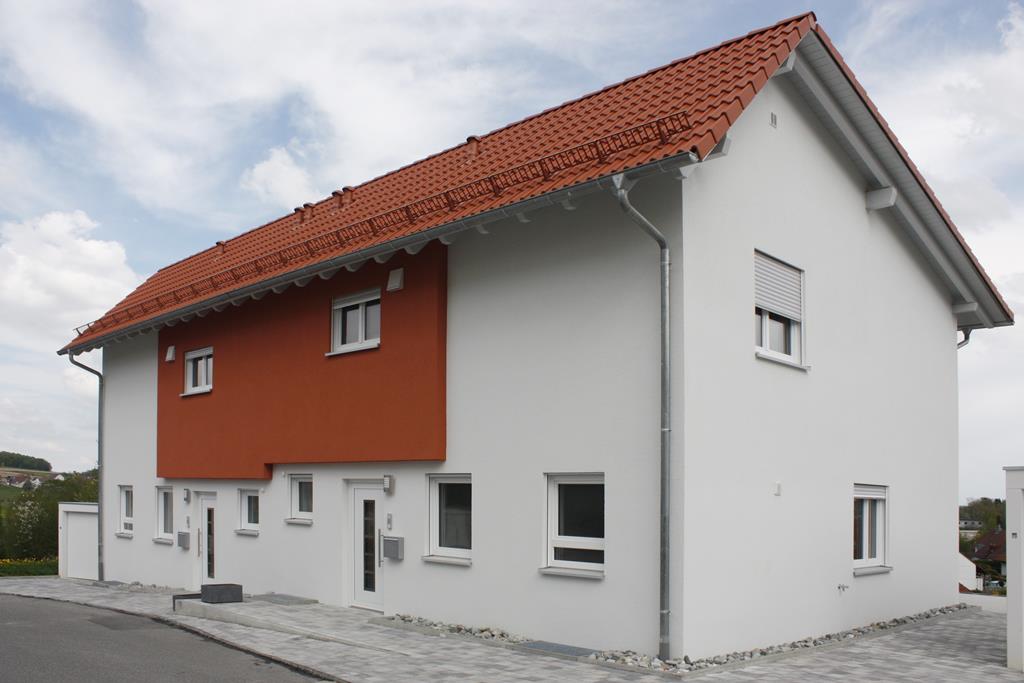 Mehrfamilienhaus mit neuer Fassadensanierung