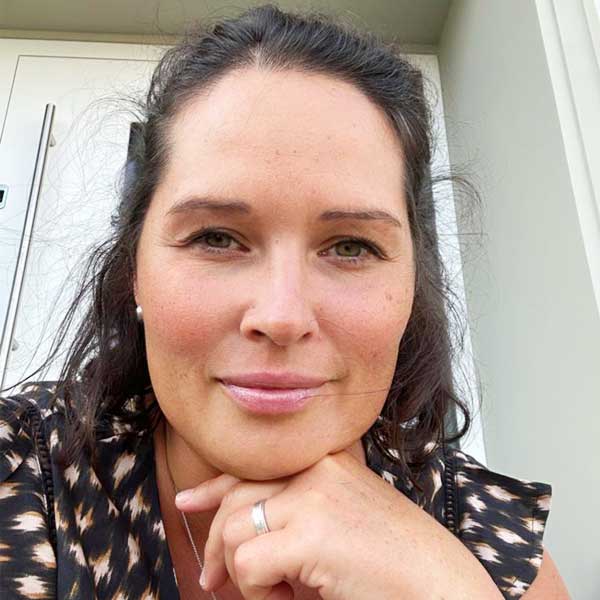 Ramona Hasic, Büro & Kundenkontakt